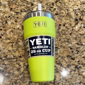 Yeti 26oz cup with lid green